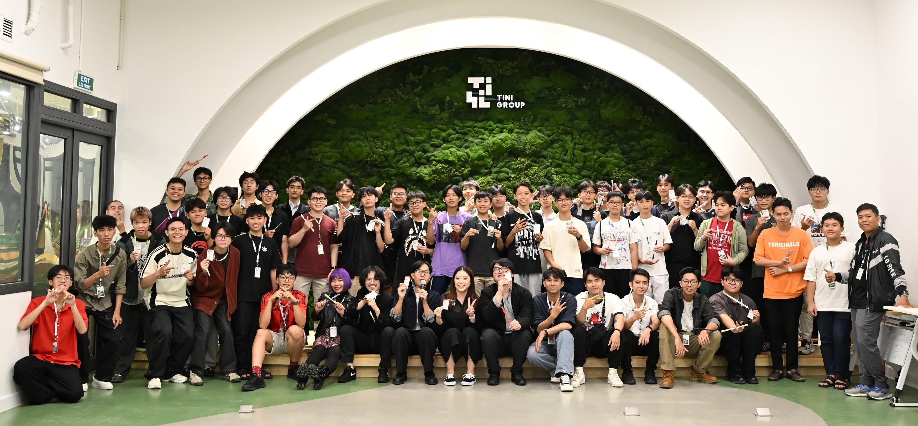 XOAY 2025 "Pen Story"